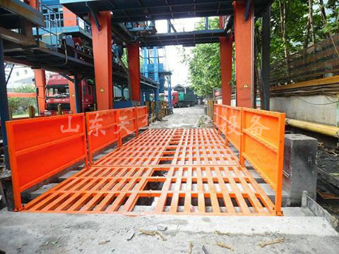 點擊查看詳細信息<br>標題：濟寧唐口煤礦4X12米煤礦專用洗車機 閱讀次數(shù)：2343